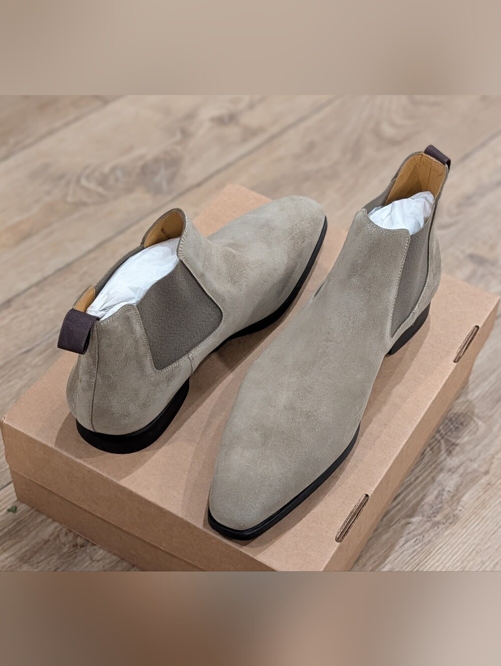 $495 Mens Magnanni "Shaw" Suede Chelsea Boots Taupe US 11
